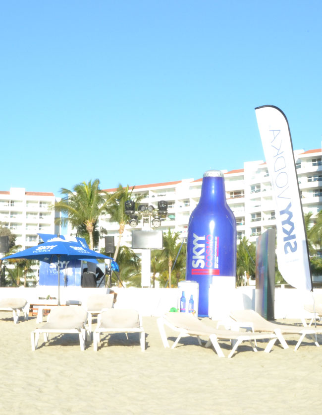 Creamos experiencias únicas que tus invitados jamás olvidarán. Somos la mejor opción para tus convenciones porque brindamos experiencias excepcionales y personalizadas. Contamos con un equipo altamente capacitado, amplia red de proveedores, atención al cliente incomparable y enfoque en la creatividad e innovación para hacer tu evento inolvidable. Confía en nosotros para superar tus expectativas.