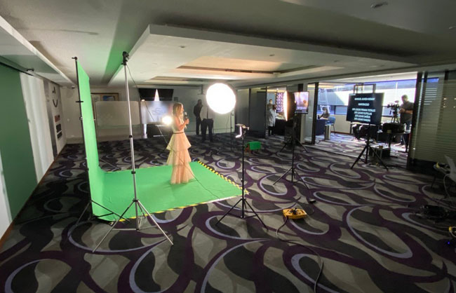 Servicio 100% virtual o híbrido.
 Contamos con equipo y experiencia en: Eventos 100% virtuales, Eventos híbridos, Eventos simultáneos, E-ACTIVIDADES , Actividades grupales de entretenimiento y capacitación para corporativos y privados. Contamos con Virtual Arena, es la nueva generación de eventos digitales , con una plataforma para realizar su evento 100% personalizado. Haz tu evento como tu quieras.