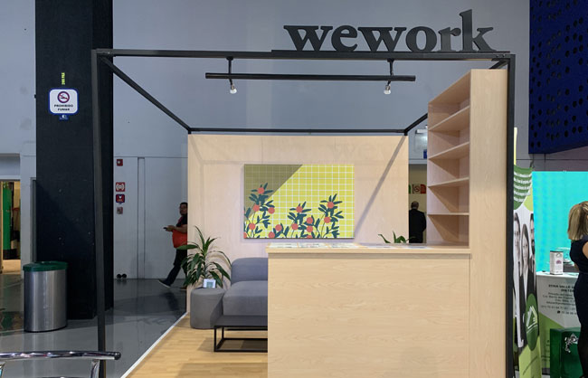 Coordinamos toda la logística para tus Stands corporativos. Gran impacto en un pequeño espacio. Creamos diseños custom y octanorm, adaptándonos siempre a tus necesidades. Como filosofía de nuestro servicio global, tenemos actividades, edecanes, promocionales y todo lo necesario para que en cada expo tengas un gran impacto.